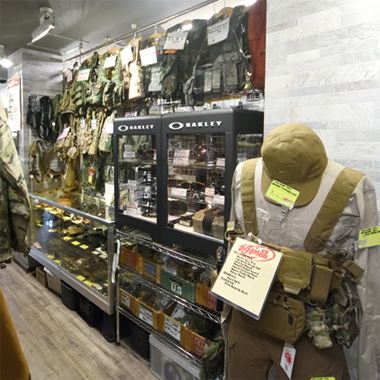 上から下まで装備品一式揃います